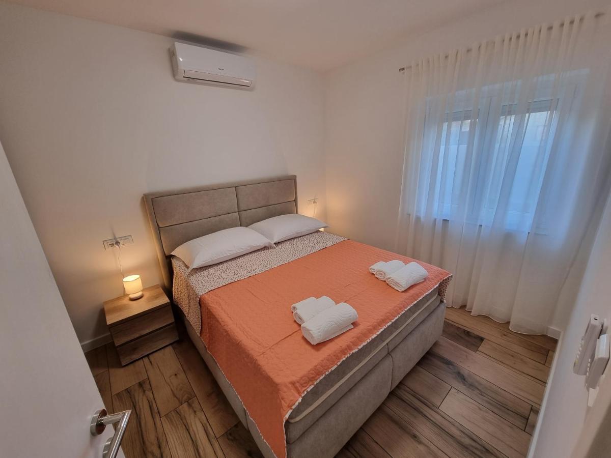 Apartman Lovre *