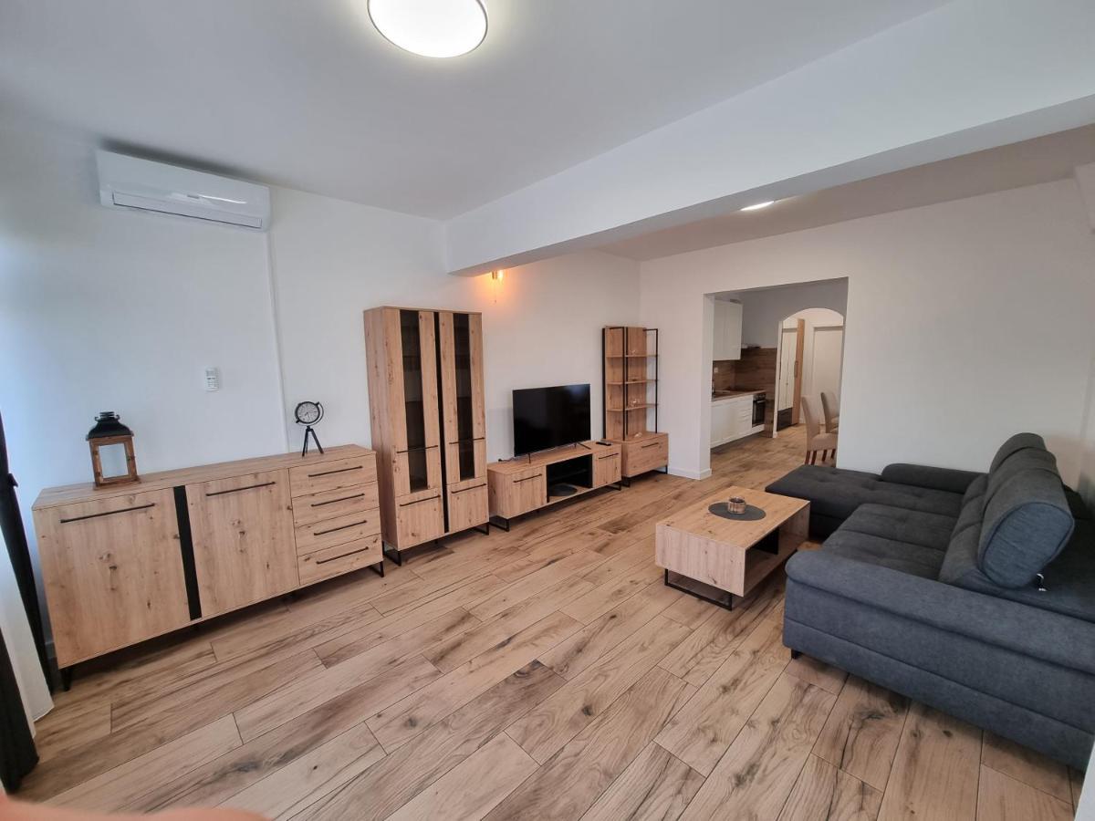 Apartman Lovre *